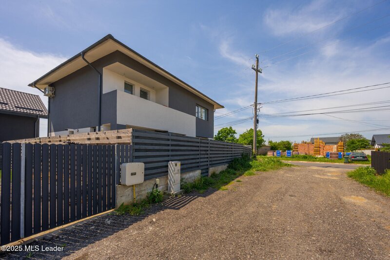 Balotesti, casa moderna 3 dormitoare, 140 mp, living generos, loc piscina-