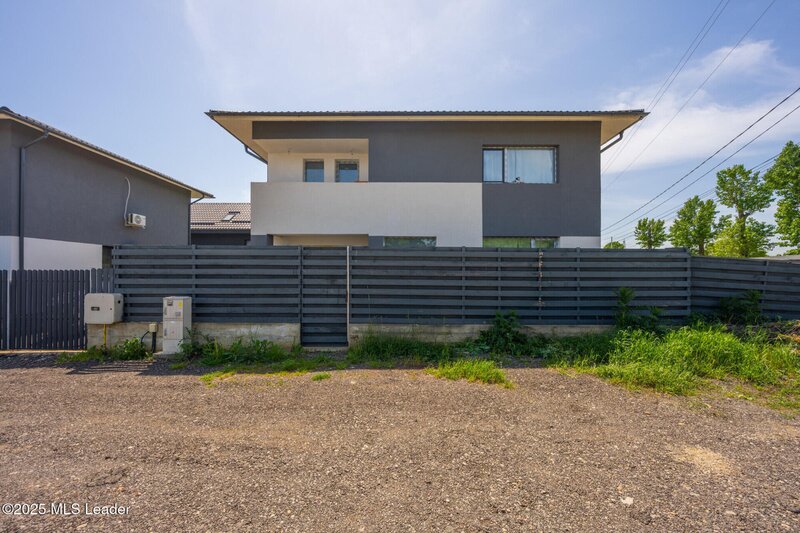 Balotesti, casa moderna 3 dormitoare, 140 mp, living generos, loc piscina-