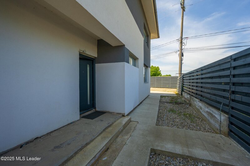 Balotesti, casa moderna 3 dormitoare, 140 mp, living generos, loc piscina-