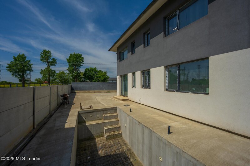 Balotesti, casa moderna 3 dormitoare, 140 mp, living generos, loc piscina-