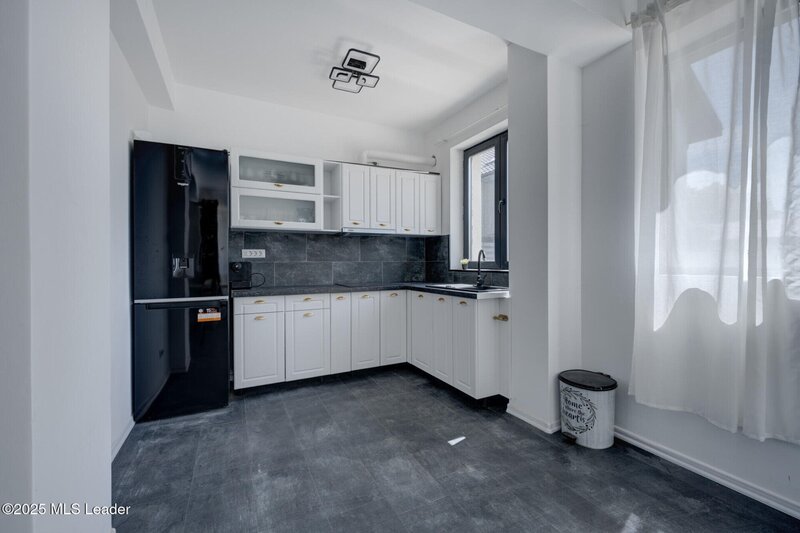 Balotesti, casa moderna 3 dormitoare, 140 mp, living generos, loc piscina-