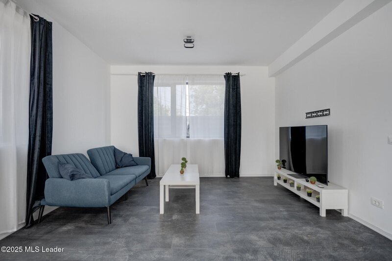 Balotesti, casa moderna 3 dormitoare, 140 mp, living generos, loc piscina-