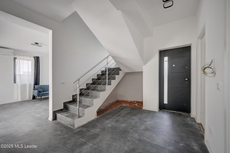 Balotesti, casa moderna 3 dormitoare, 140 mp, living generos, loc piscina-