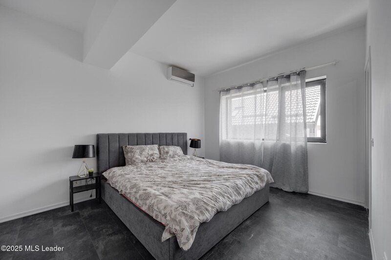 Balotesti, casa moderna 3 dormitoare, 140 mp, living generos, loc piscina-